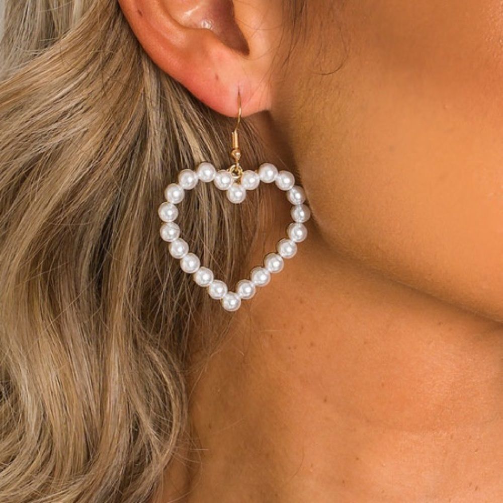 5/$25 HEART PEARL FAUX EARRINGS